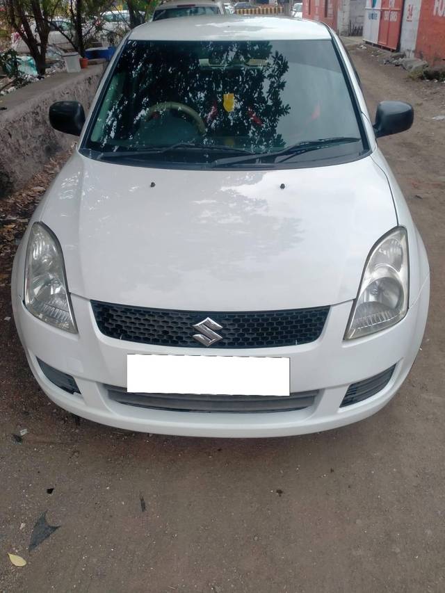 https://images10.gaadi.com/usedcar_image/4382347/original/processed_24c769ca531782f8ffd293def975ac23.jpeg?imwidth=6402