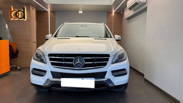 https://images10.gaadi.com/usedcar_image/4382557/original/processed_d334bb5c7652ea0e04f1e7855b158013.jpeg?imwidth=6400