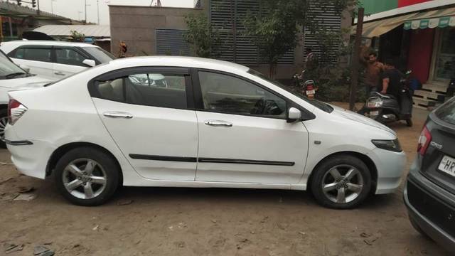 https://images10.gaadi.com/usedcar_image/4382787/original/0f3862fdabd2f38ec6a62111bd366628.jpg?imwidth=6402