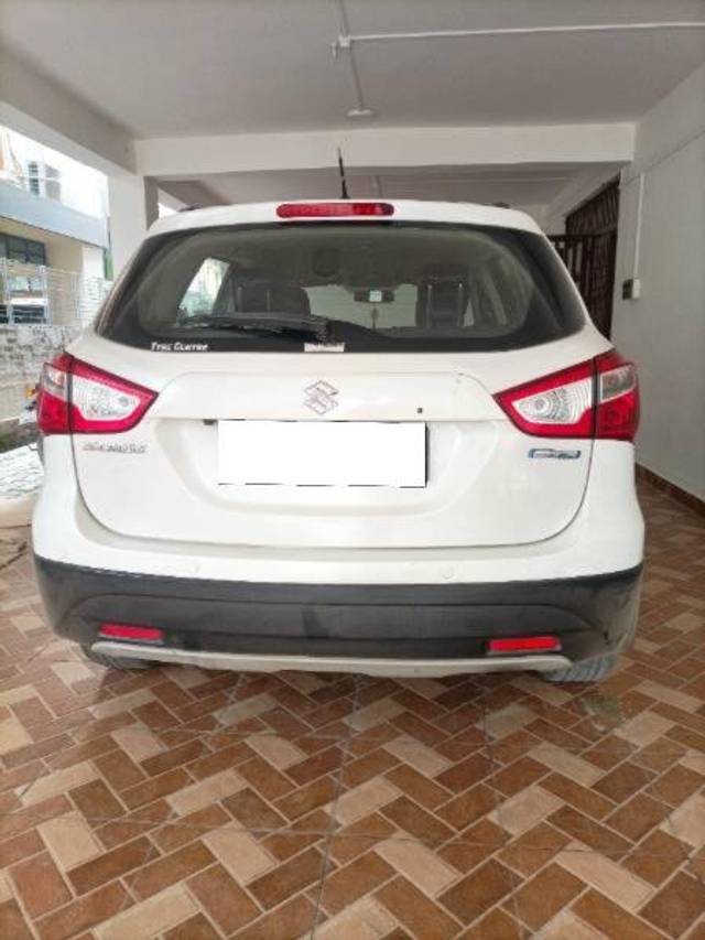 https://images10.gaadi.com/usedcar_image/4382978/original/processed_da20ffcf-1cdc-462d-a05b-3ea1fbde1e9f.jpg?imwidth=6401