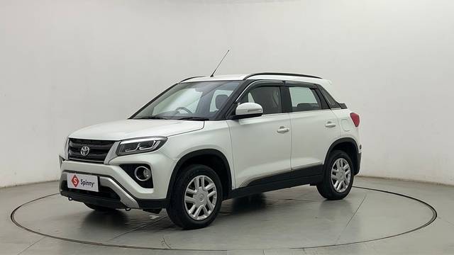 https://images10.gaadi.com/usedcar_image/4383008/original/c8bd6ff7d76bce83d99adc872f8eff7b.JPG?imwidth=6400