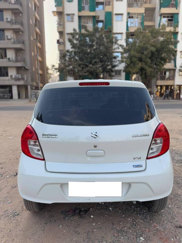 https://images10.gaadi.com/usedcar_image/4383060/original/processed_4c3f09a440598a197b371aaba218fd16.jpg?imwidth=6401