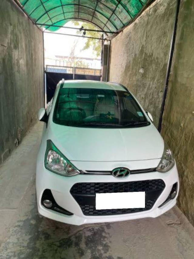 https://images10.gaadi.com/usedcar_image/4383096/original/29ef0becb250dd2d19316b6c6f0662a4.jpg?imwidth=6400