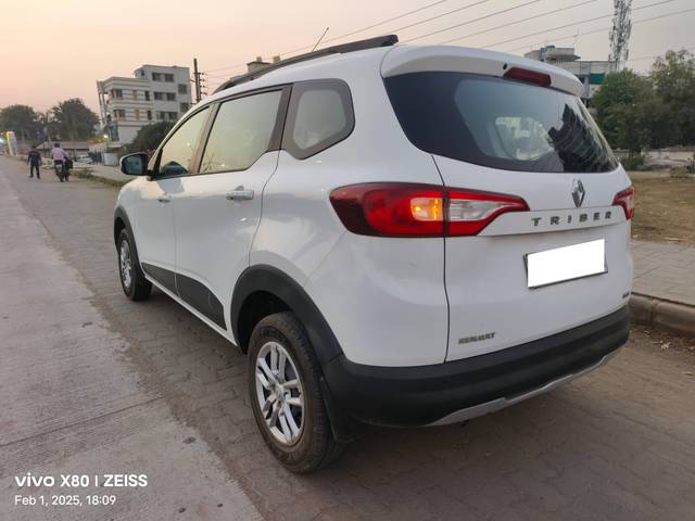 https://images10.gaadi.com/usedcar_image/4383112/original/processed_9256f115f94267da0ed4d861cb4b85f3.jpg?imwidth=6402