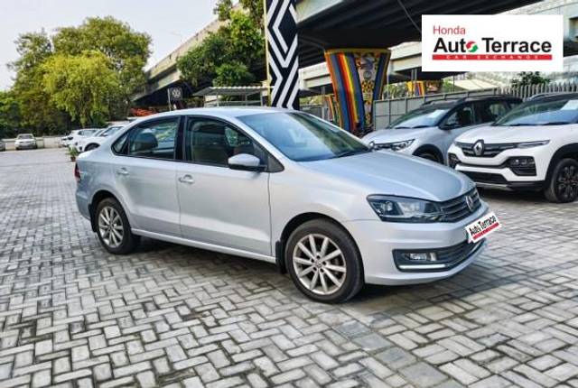 https://images10.gaadi.com/usedcar_image/4383199/original/fd3d6f4aded2a41cb426bbebd66953ea.jpeg?imwidth=6400