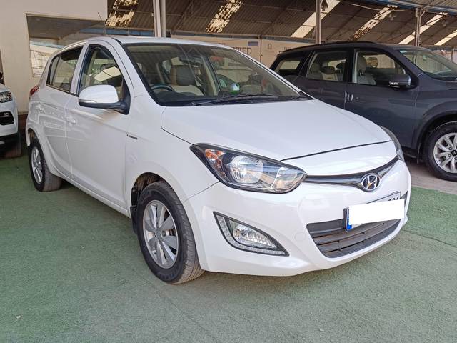 https://images10.gaadi.com/usedcar_image/4383224/original/processed_fff3a17d18540ce2291812dd7aa3049e.jpg?imwidth=6400