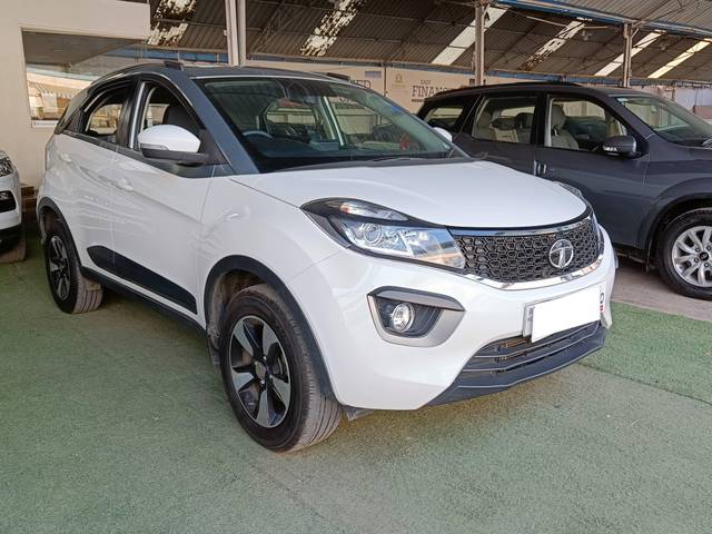 https://images10.gaadi.com/usedcar_image/4383282/original/processed_df1ba8487be958218a23b4682bf239fa.jpg?imwidth=6401