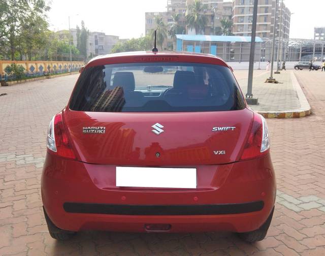 https://images10.gaadi.com/usedcar_image/4383464/original/processed_7995cbb28eff7bcceecadd20d81ab159.jpg?imwidth=6402