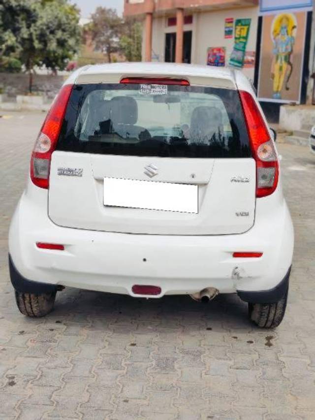 https://images10.gaadi.com/usedcar_image/4383630/original/processed_8804a48b-8a35-4c63-b86a-e7132fa75731.jpg?imwidth=6402