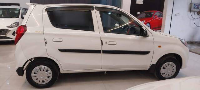 https://images10.gaadi.com/usedcar_image/4383645/original/processed_51f5ca8c97f20f472e286f956ae0689f.jpg?imwidth=6401