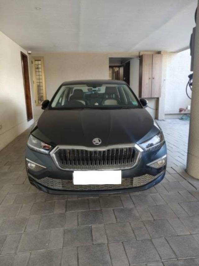 https://images10.gaadi.com/usedcar_image/4383646/original/processed_936a6bec-949d-422f-b7c4-28ef848d7fc0.JPG?imwidth=6400