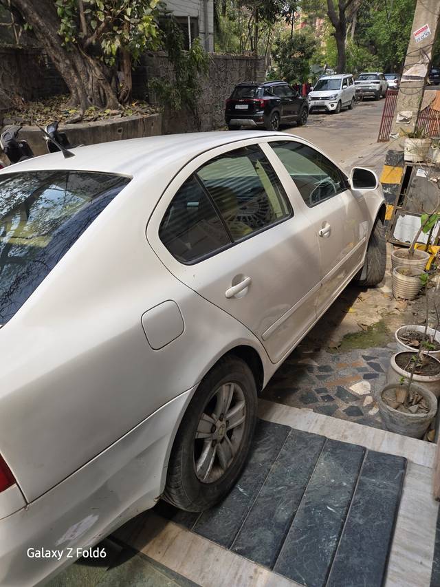 https://images10.gaadi.com/usedcar_image/4383664/original/17986b42fe7b4ae0a0c0c83540503b23.jpg?imwidth=6401