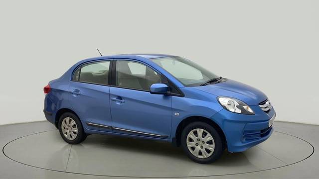 https://images10.gaadi.com/usedcar_image/4383672/original/351efc29ad4c91bad38922c57f73e56f.jpg?imwidth=6400