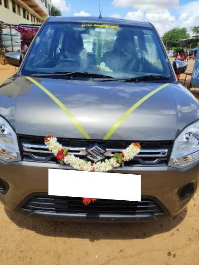 https://images10.gaadi.com/usedcar_image/4383711/original/processed_a8b8f399-9a99-4710-9e62-28181ced9357.jpg?imwidth=6400