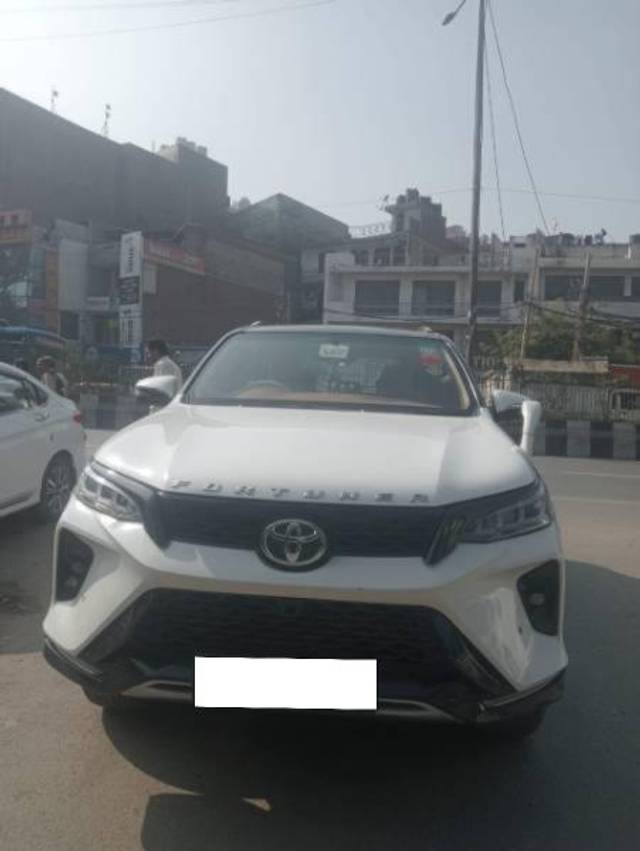 https://images10.gaadi.com/usedcar_image/4383768/original/processed_5ef7d86b-28fd-4c96-9ab1-de0aca4ac086.jpg?imwidth=6400