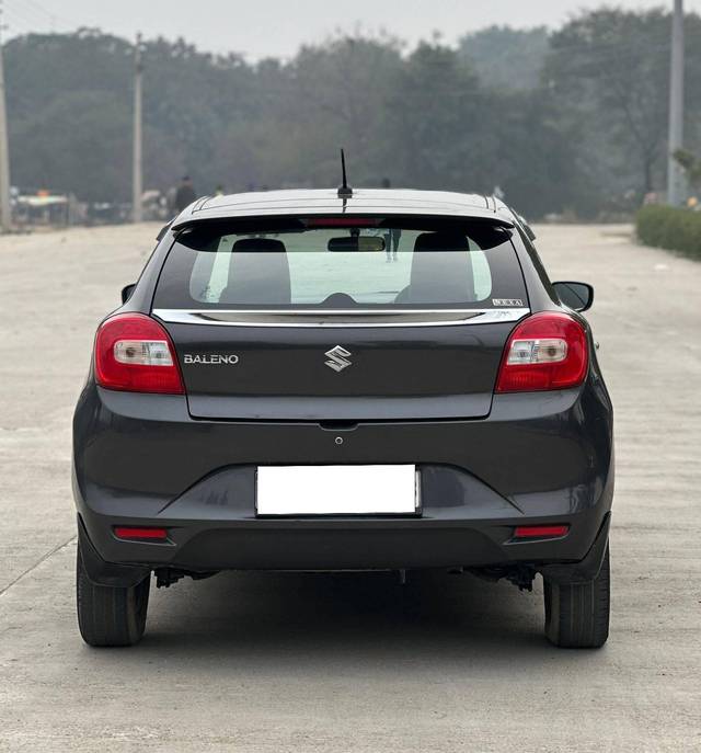 https://images10.gaadi.com/usedcar_image/4383798/original/processed_511a274e58809f6e3e279258683e1b59.jpg?imwidth=6402