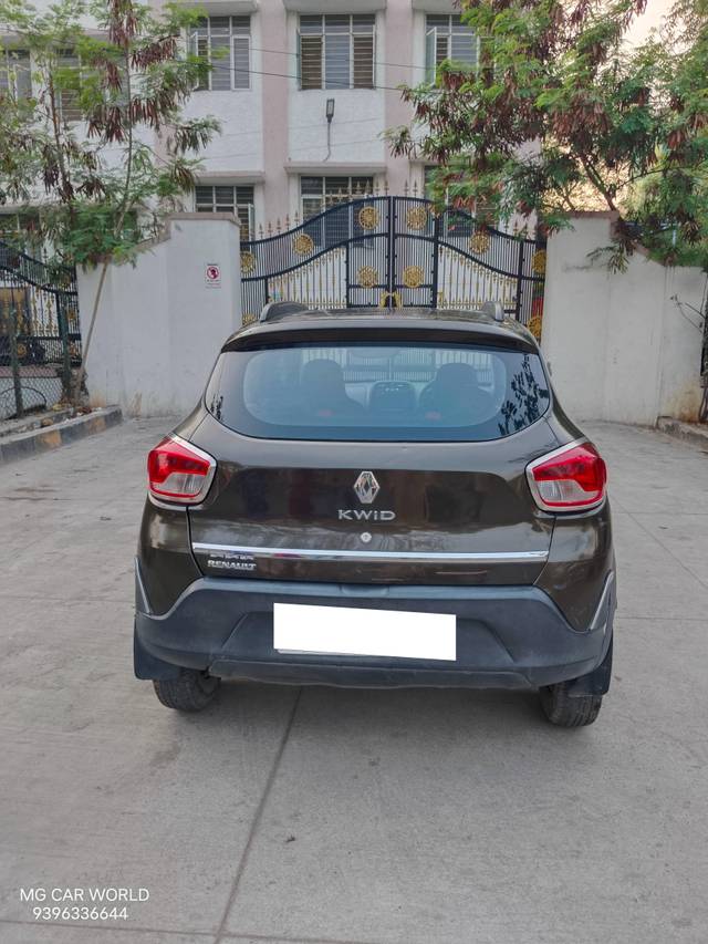 https://images10.gaadi.com/usedcar_image/4383849/original/processed_bb3bd19fd8b48b85cd75590bee2b7379.jpg?imwidth=6401