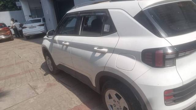 https://images10.gaadi.com/usedcar_image/4383857/original/processed_dfd70ee3-febe-42c2-ba42-796eca8d6ed8.jpeg?imwidth=6400