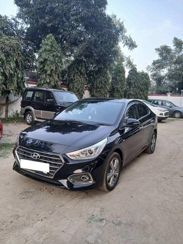 https://images10.gaadi.com/usedcar_image/4383876/original/processed_b2973222115a8d727b397c98487f7ba3.jpg?imwidth=6402