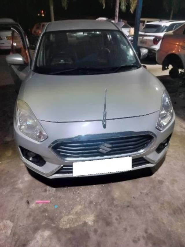 https://images10.gaadi.com/usedcar_image/4383940/original/processed_cc43917d-2c60-4e84-882d-64c695d17286.jpg?imwidth=6400