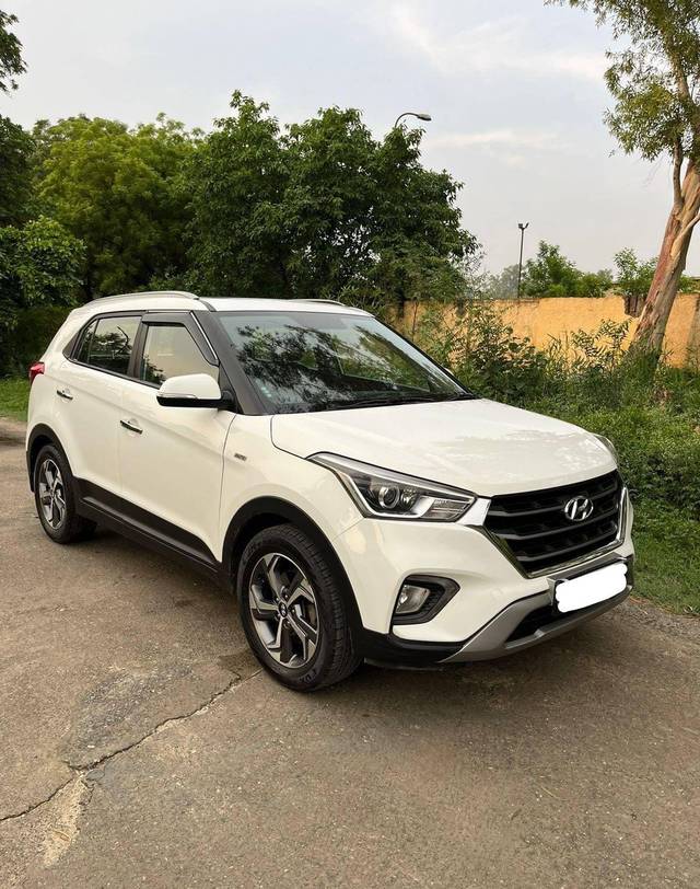 https://images10.gaadi.com/usedcar_image/4383966/original/processed_00b40f2d042907501e055804f3fcd114.jpg?imwidth=6400