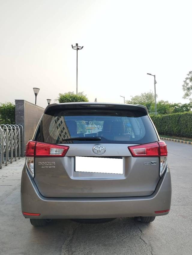 https://images10.gaadi.com/usedcar_image/4383969/original/processed_3661fa89897c271501833509b18aa978.jpg?imwidth=6402