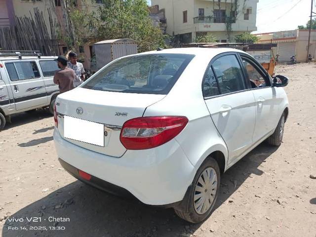 https://images10.gaadi.com/usedcar_image/4383980/original/processed_48b86d40-2a40-42ea-bbb6-62403ab50c79.jpg?imwidth=6402