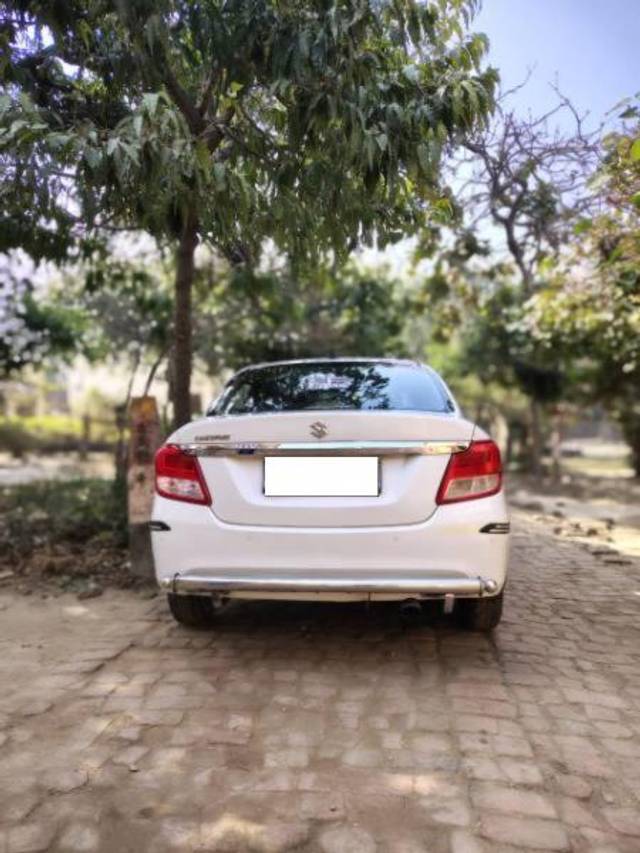 https://images10.gaadi.com/usedcar_image/4384056/original/processed_873ade94-f9ae-45b2-bc72-57a82a711f5c.jpg?imwidth=6401