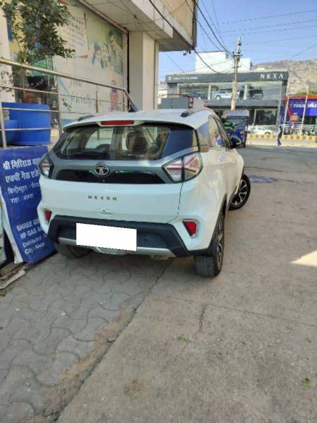 https://images10.gaadi.com/usedcar_image/4384077/original/d71fe56633b4b281bc93be53932eccb0.jpeg?imwidth=6401