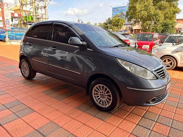 https://images10.gaadi.com/usedcar_image/4384195/original/processed_e0e3dcae0824cc7eb942b4a5acfffdf3.jpg?imwidth=6400