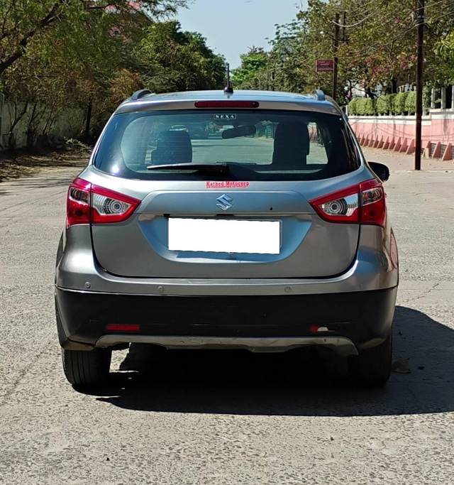 https://images10.gaadi.com/usedcar_image/4384230/original/processed_ddfc38822b32e04185350cb4c15c70fe.jpg?imwidth=6402