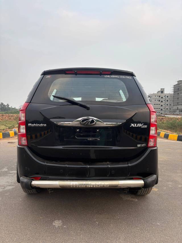 https://images10.gaadi.com/usedcar_image/4384239/original/processed_017912eada717eb7bf160aa9f884c419.jpg?imwidth=6402