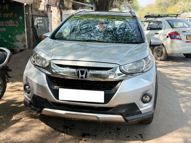 https://images10.gaadi.com/usedcar_image/4384246/original/cd49caee3748c56aeb82d0087c7098af.jpg?imwidth=6400