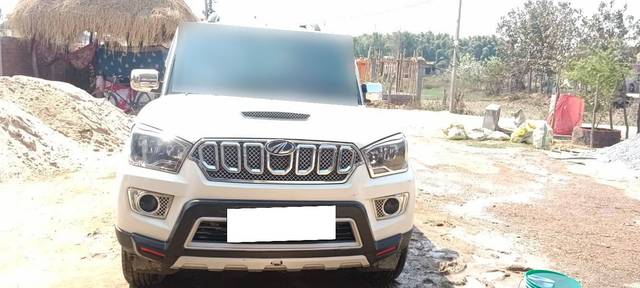 https://images10.gaadi.com/usedcar_image/4384422/original/processed_46d83d7f-7e50-47b4-b41c-e58ddb8ac9e2.jpg?imwidth=6402