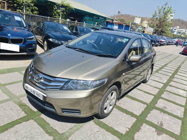 https://images10.gaadi.com/usedcar_image/4384442/original/processed_dfd6cb11a552ef54ec82c6b976549184.jpg?imwidth=6400