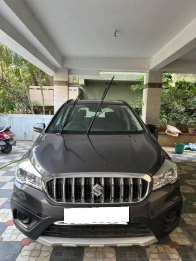 https://images10.gaadi.com/usedcar_image/4384465/original/processed_c26283a6-c8a6-4658-9d9d-066b6792fde6.jpg?imwidth=6400