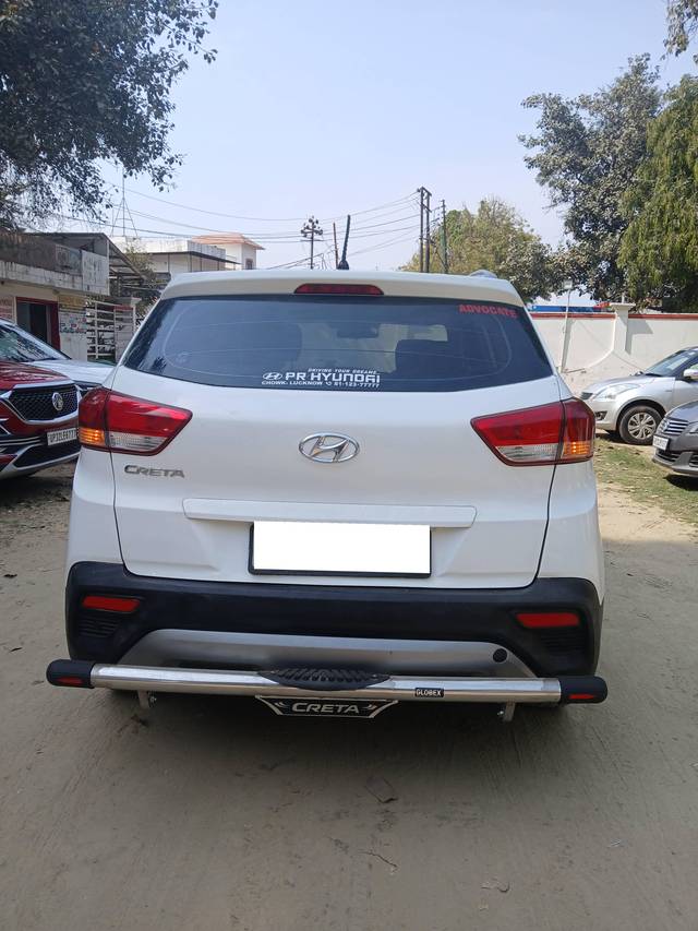 https://images10.gaadi.com/usedcar_image/4384521/original/processed_b0728b6d208dabfb5533eeb9d4737e38.jpg?imwidth=6402