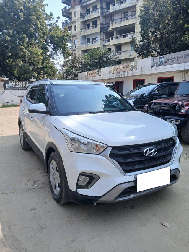 https://images10.gaadi.com/usedcar_image/4384521/original/processed_e263ddfdaa6bf6357505f24d342113d9.jpg?imwidth=6400