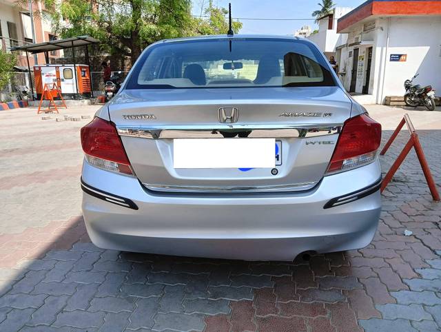 https://images10.gaadi.com/usedcar_image/4384545/original/processed_a2cfca08a5cf6beba61c8d160a8bf3c0.jpg?imwidth=6401