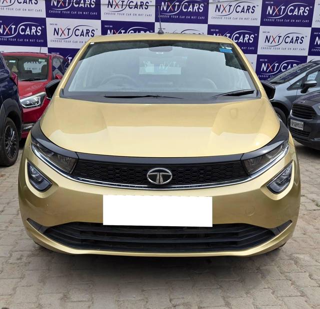 https://images10.gaadi.com/usedcar_image/4384556/original/processed_879245d16c8187ccecc9b8b4fa5d2b4e.jpg?imwidth=6402