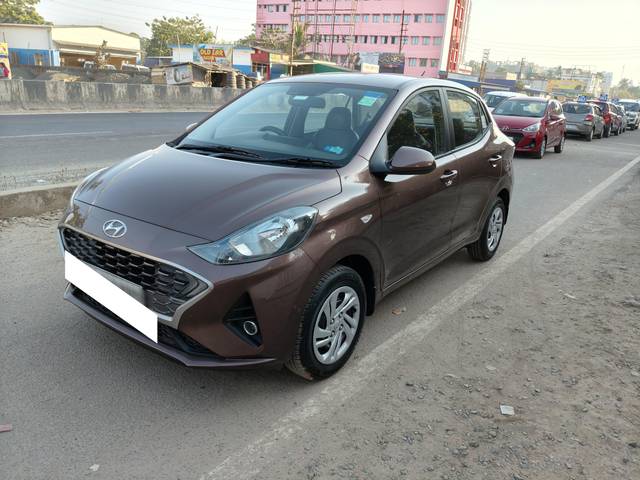 https://images10.gaadi.com/usedcar_image/4384565/original/processed_d3f8ec03b486d2093c104900d73ce89f.jpg?imwidth=6402