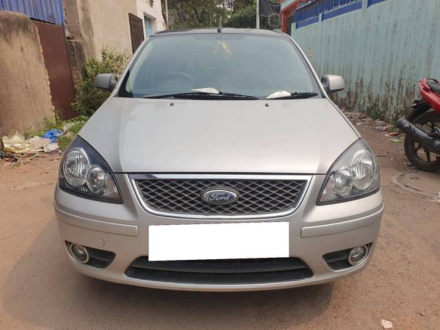 https://images10.gaadi.com/usedcar_image/4384627/original/processed_a61d5c11a1d72839d4951f40f1c6d3b5.jpg?imwidth=6402