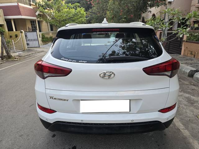 https://images10.gaadi.com/usedcar_image/4384753/original/processed_ba38d6f7c3b5898e3d7f96f53d098db8.jpg?imwidth=6401