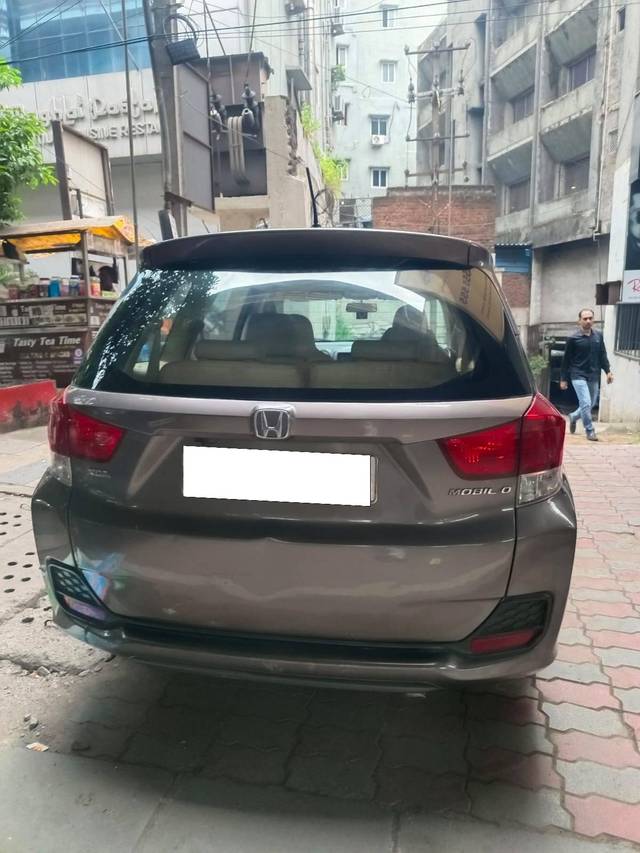 https://images10.gaadi.com/usedcar_image/4384778/original/processed_0b417633bed3f622c81ec241d8bf4508.jpg?imwidth=6401