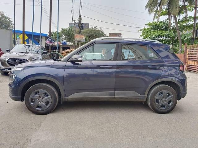 https://images10.gaadi.com/usedcar_image/4384812/original/processed_abc962192ebe16d134a14b0a729761b9.jpeg?imwidth=6402