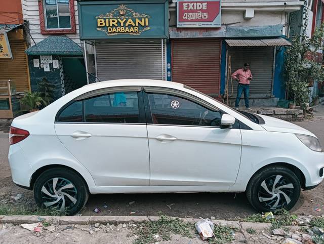 https://images10.gaadi.com/usedcar_image/4385029/original/6f11aa9ade9d1ddff53bf6d1fac6b54e.jpg?imwidth=6401