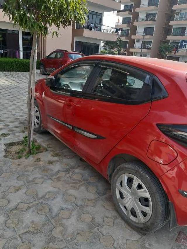 https://images10.gaadi.com/usedcar_image/4385085/original/433c3ec3dc32c1657896b88a52b94bc4.jpeg?imwidth=6402