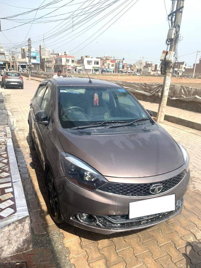 https://images10.gaadi.com/usedcar_image/4385086/original/1b36f0b18b31f36dd920b058462f0b2b.jpg?imwidth=6400