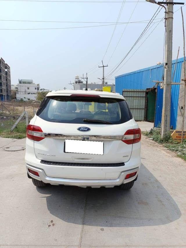 https://images10.gaadi.com/usedcar_image/4385123/original/processed_0dd2a0270ff098b7f53055221a062585.jpg?imwidth=6402