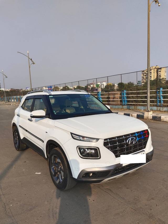 https://images10.gaadi.com/usedcar_image/4385147/original/processed_0d3fcc7a6335b1d651ea6bf7b97d242d.jpg?imwidth=6400